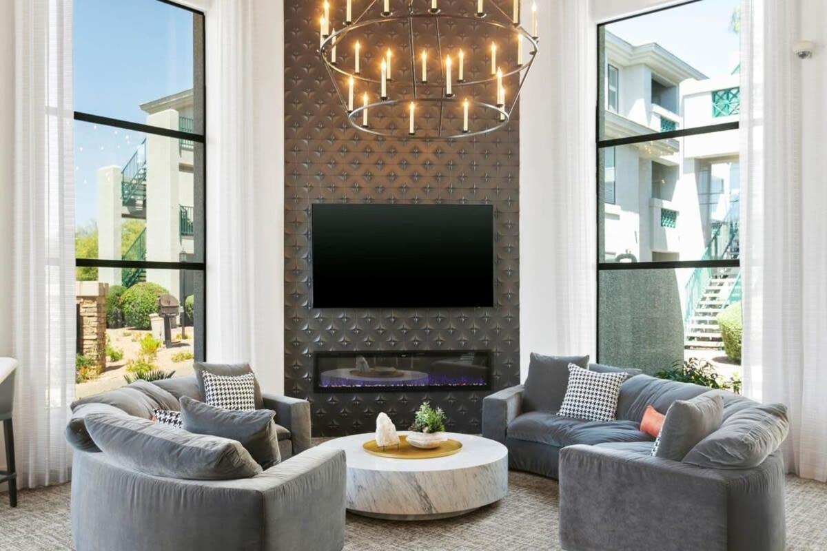 Apartment 2br Cozysuites At Kierland Commons With Pool #10 *