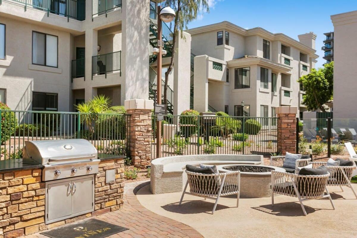 2br Cozysuites At Kierland Commons With Pool #10