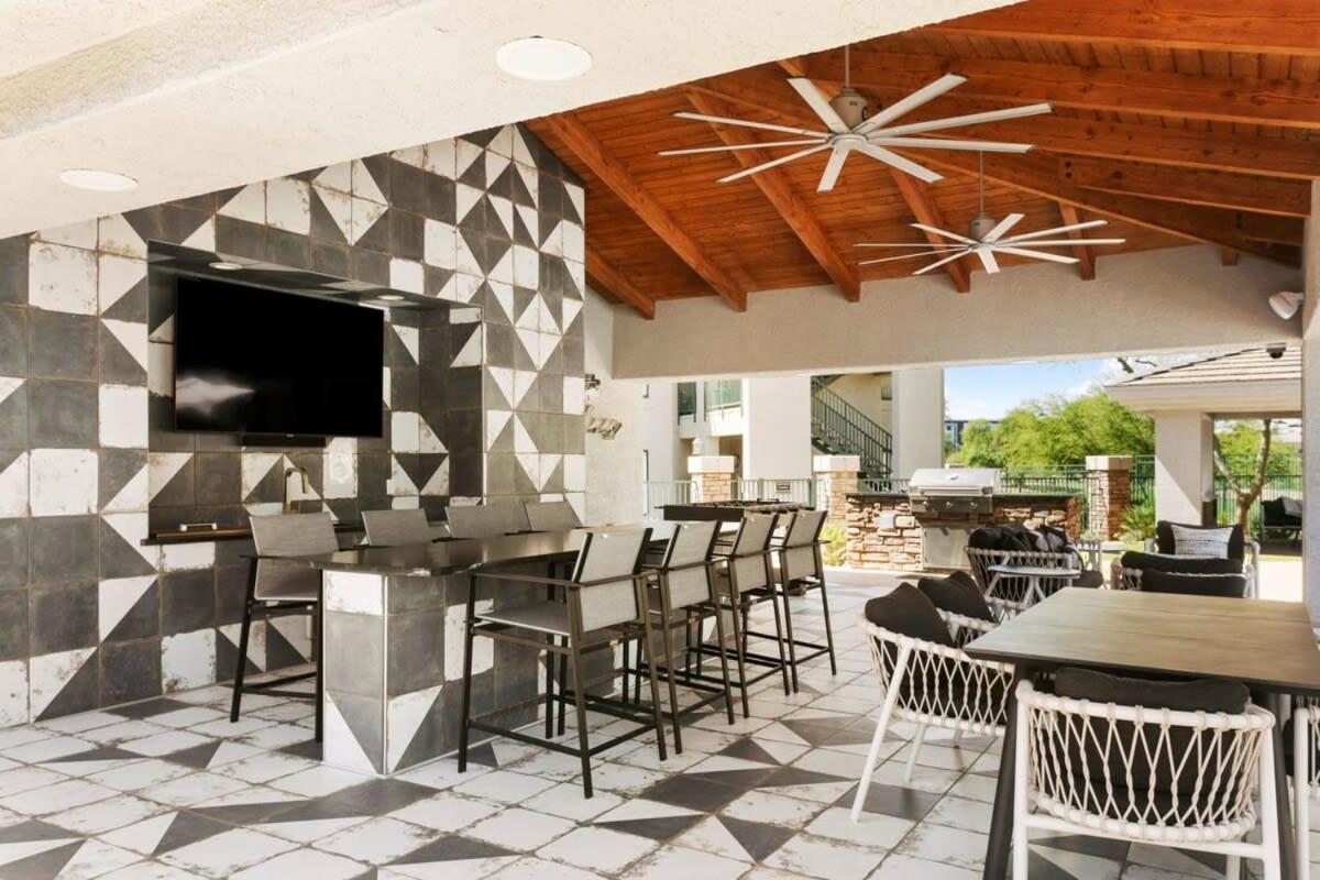 Apartment 2br Cozysuites At Kierland Commons With Pool #10 *