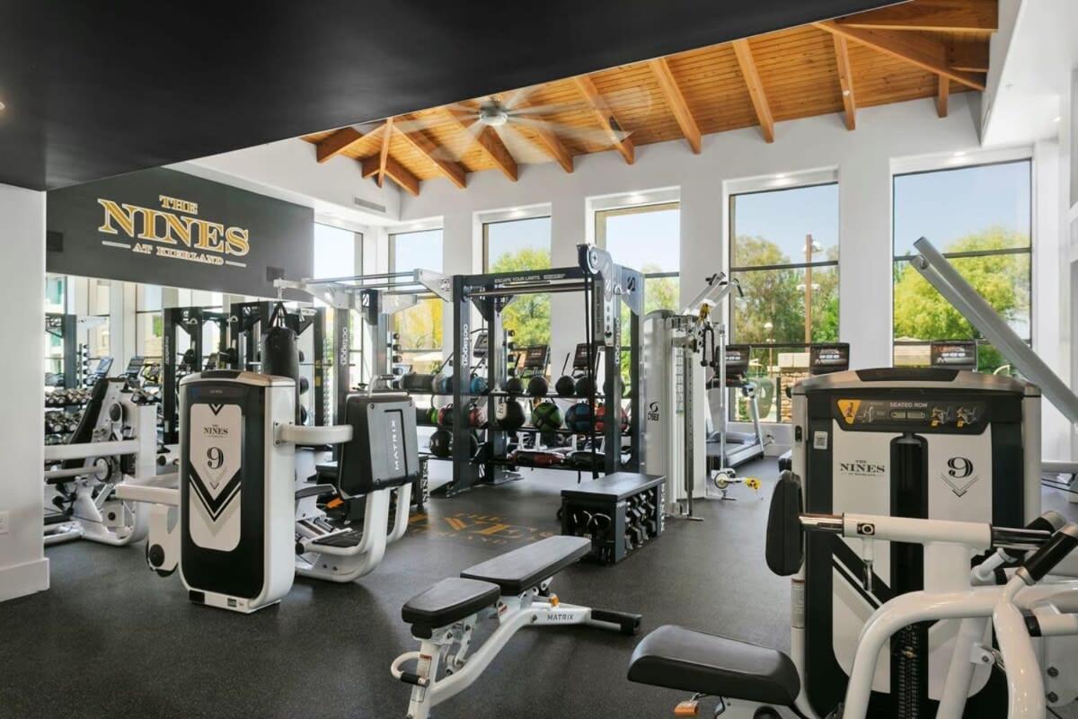 2br Cozysuites At Kierland Commons With Pool #10 *
