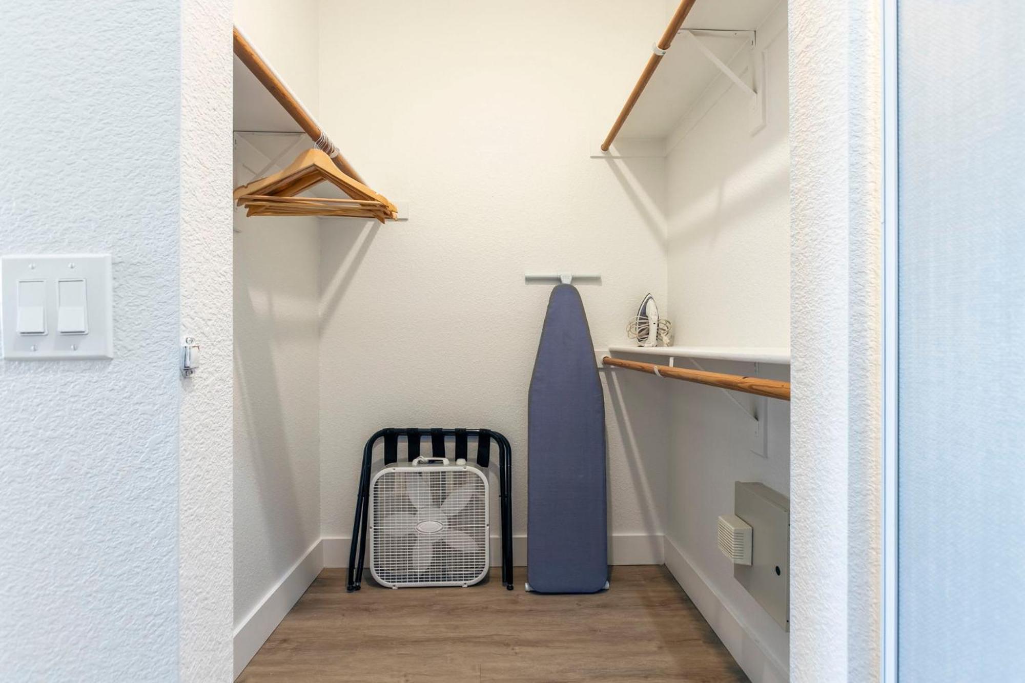 Apartment 2br Cozysuites At Kierland Commons With Pool #10