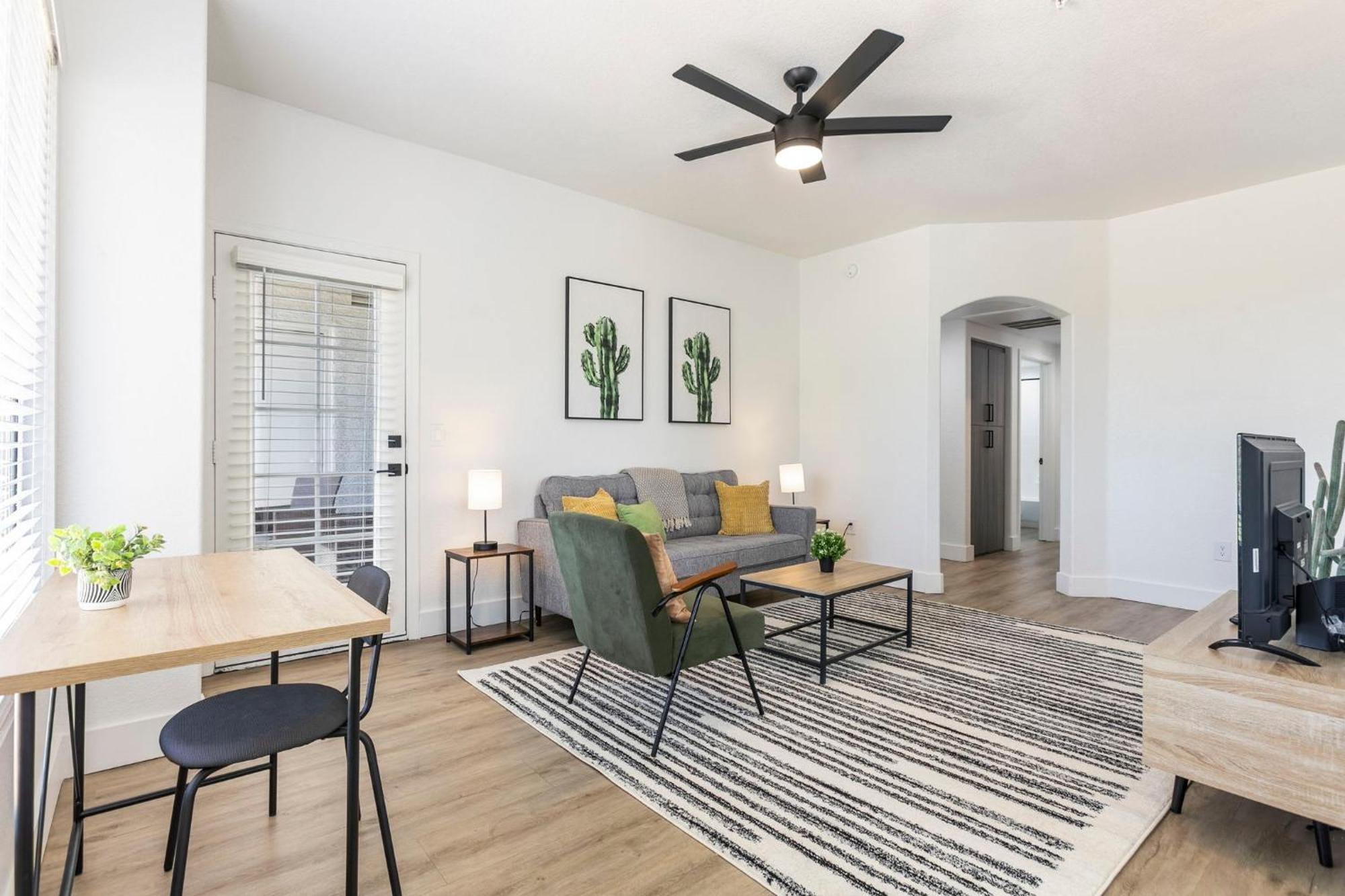 2br Cozysuites At Kierland Commons With Pool #10 *